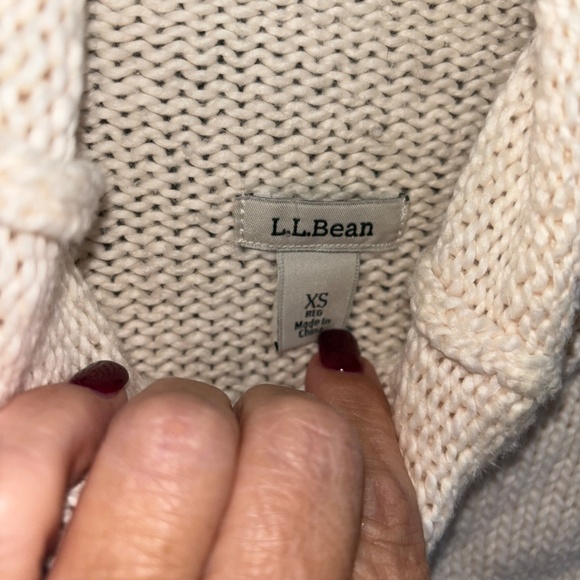 LL Bean XS cream sweater - Picture 4 of 6